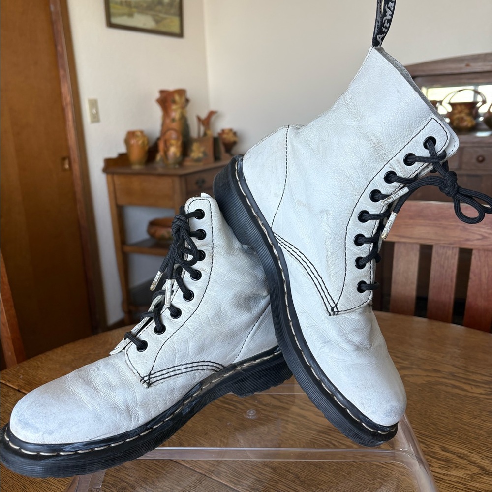 Doc Martens 1460 Pascal Virginia White Soft Leather Women Size 9 US
